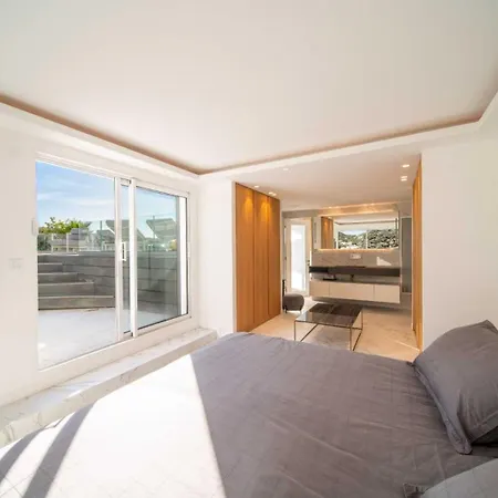 Sumptuous Terrace - - Sea View